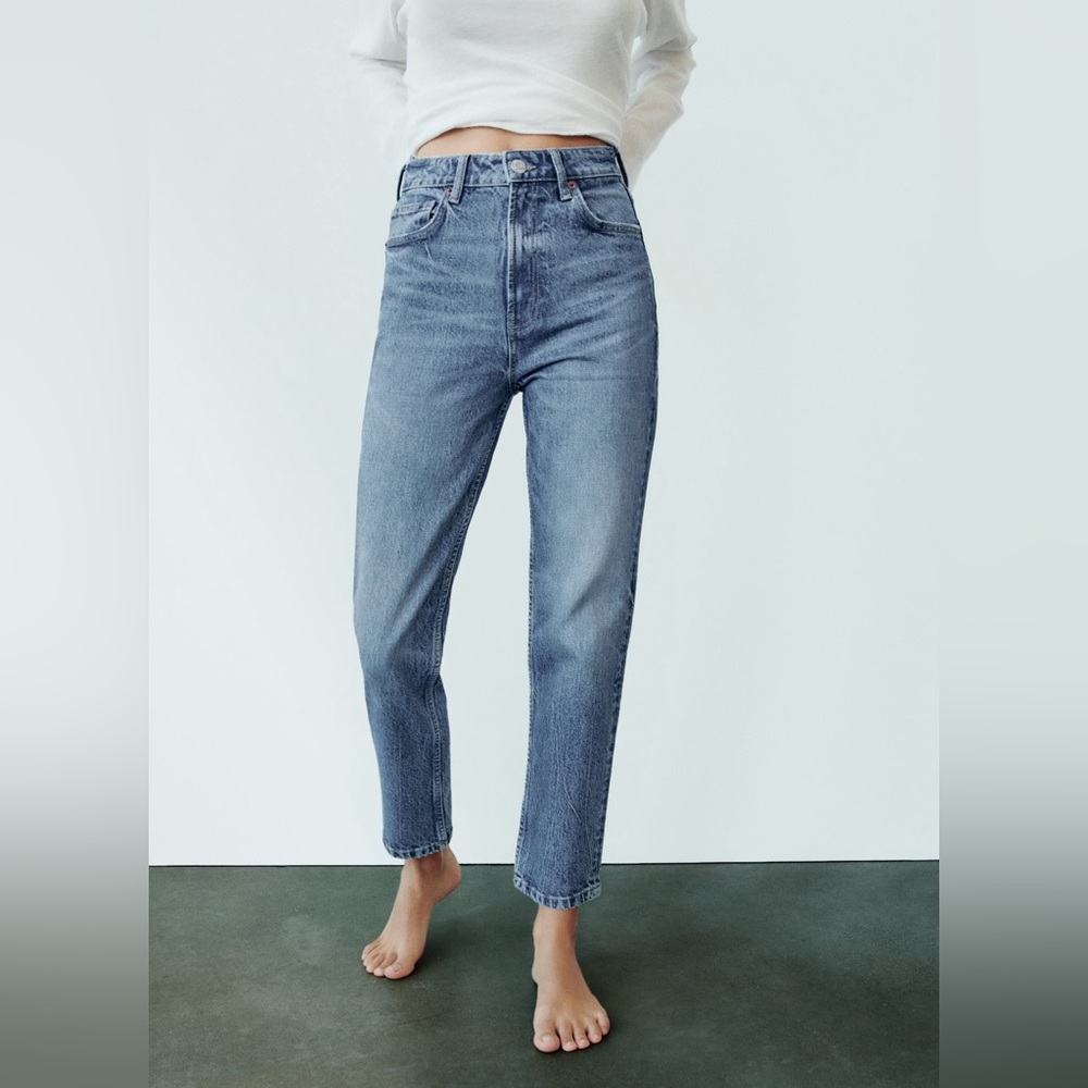ZARA - TRF MOM FIT JEANS